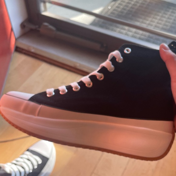 Winnona Lace-Up Platform Sneaker
MADDEN GIRL NWT size 7.5 - Picture 8 of 16